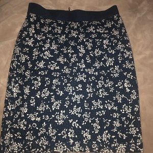 Ann Taylor navy blue skirt 0P